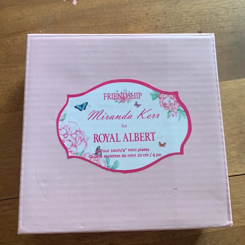 Royal Albert plates mini